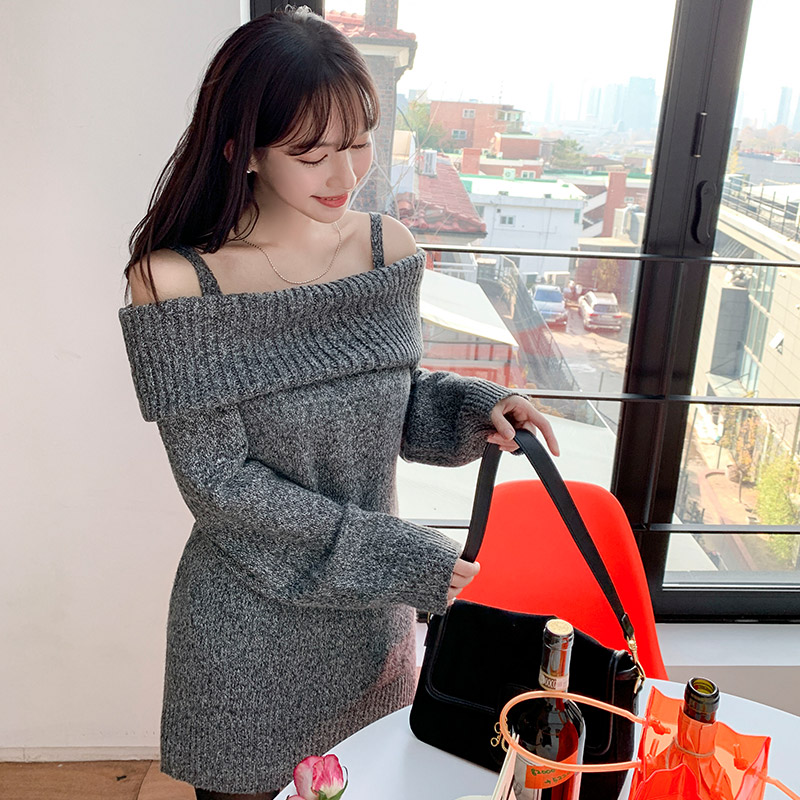 페미닌한 매력의 루즈핏 오프숄더 니트 원피스 dress 벚꽃룩