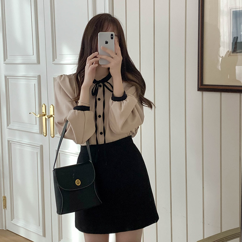 랜디스 피치기모 배색 리본 셔링 겨울 블라우스
