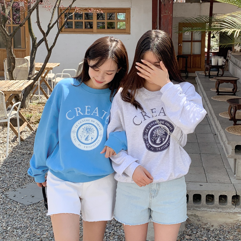 산뜻한 컬러감의 내추럴핏 레터링 맨투맨 tee 벚꽃룩