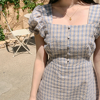 청량하고 시원한 무드의 체크무늬 여름 미니원피스 dress