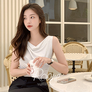 로아네 드레이프 셔링 슬리브리스 티셔츠