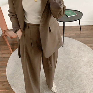 톤다운 컬러구성의 벨트세트 투핀턱 와이드 슬랙스 pants
