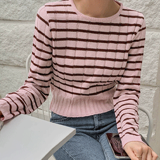 러블리한 배색 스트라이프 패턴의 세미크롭 긴팔 니트 knit