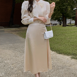 블링한 광택감의 롱 A라인 뒷밴딩 새틴스커트 skirt 벚꽃룩