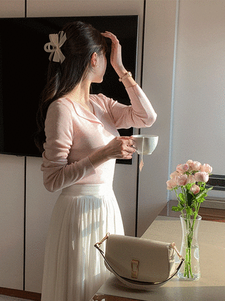 이즈 소프트 오픈카라 니트