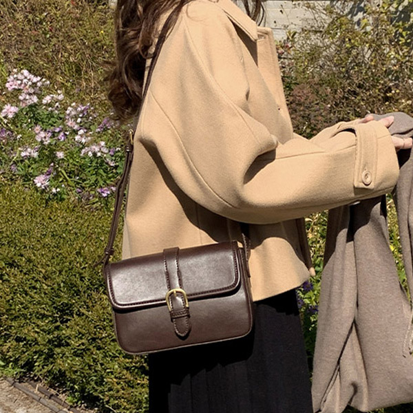 스퀘어 버클 레더 미니 크로스백 bag