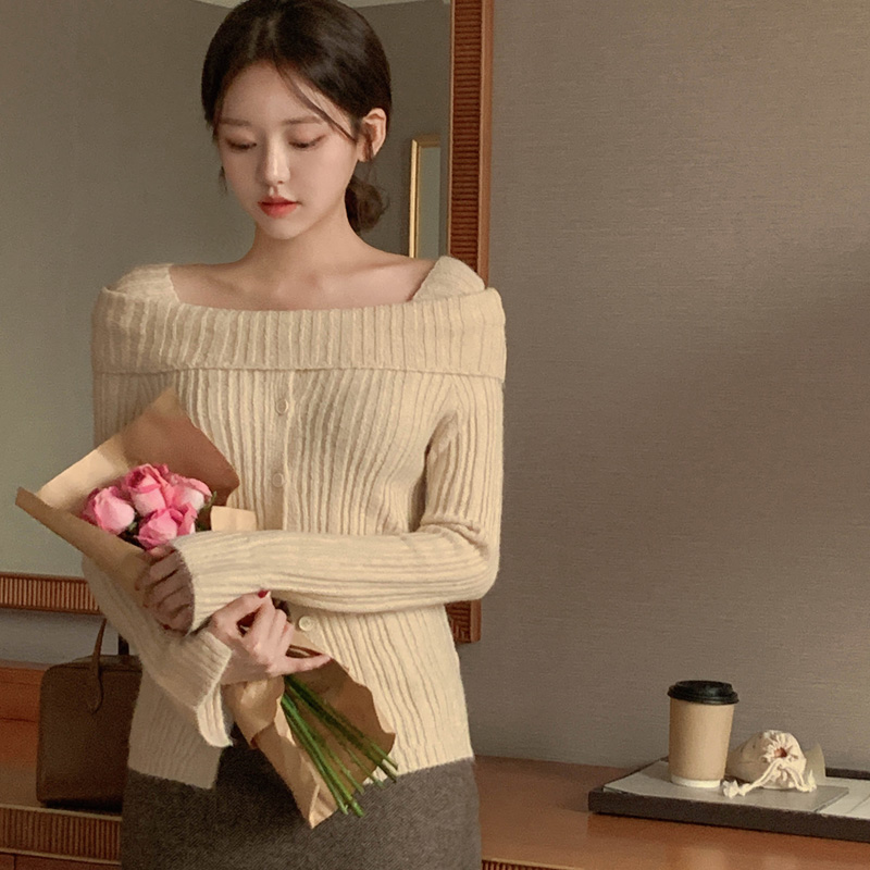[울함유] 아델 세미 오프숄더 울 니트 벚꽃룩