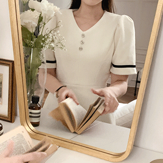블랑쉬 보송모직 배색 퍼프 미니 원피스 벚꽃룩