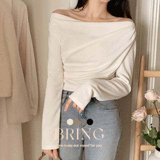 브링 드레이프 오프숄더 여리핏 스판 티셔츠 벚꽃룩