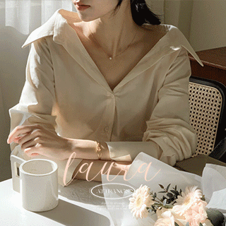 로라 오프 숄더 셔츠 벚꽃룩