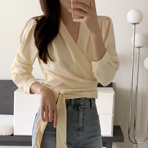 멜린 랩 크롭 블라우스