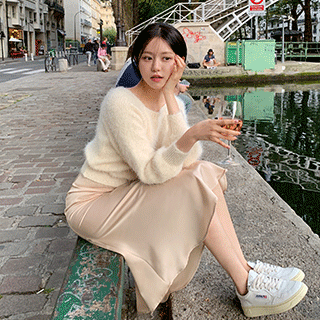 (세미크롭/간절기추천) 에나르 보트넥 세미 크롭 나그랑 솔잎 니트