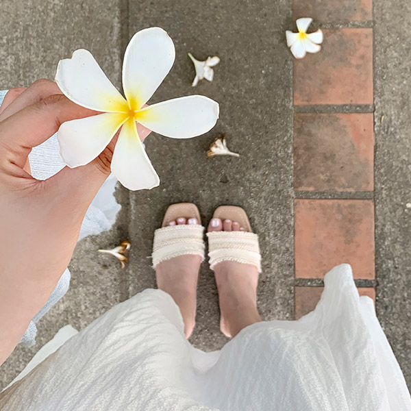 쉘즈 라탄 스티치 수술 슬리퍼