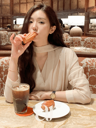 [1000장 돌파✨] (활용만점/여리끝판왕♥) 브레니 브이넥 랩 긴팔 타이 블라우스