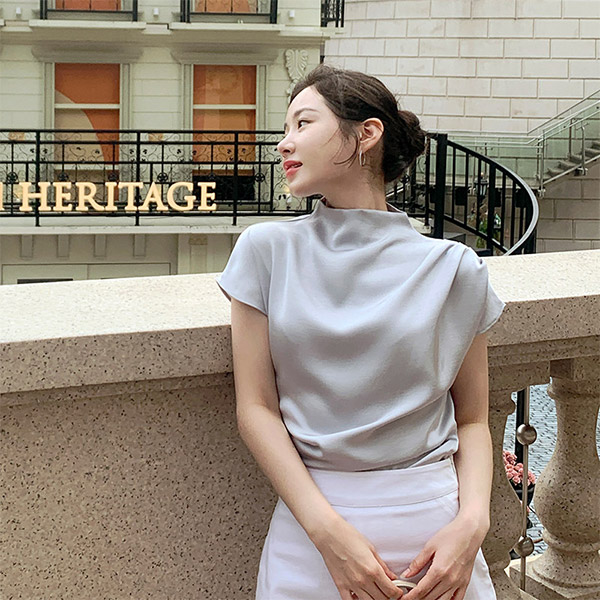 (프리미엄원단/구김X/고급미♥) 샤를린 하프넥 사이드 셔링 새틴 반팔 블라우스