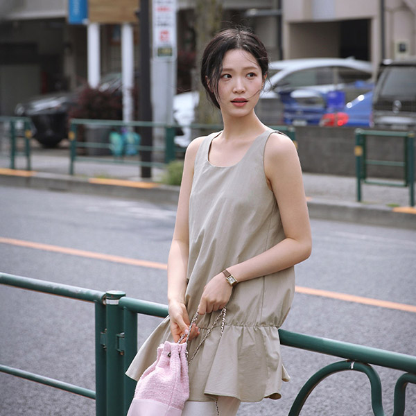 (가벼운착용감/활용만점) 에디르 스퀘어넥 프릴 나시 원피스