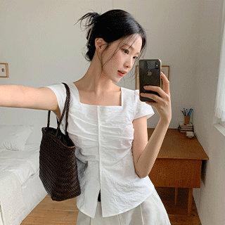 (청순퓨어룩/날씬해보이는*.*/설렘유발템) 셀리노 스트랩 셔링 퍼프 블라우스