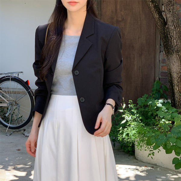 (MADE/브랜드퀄리티/국내생산) 타임즈 투버튼 세미 크롭 싱글 자켓