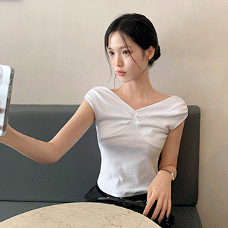 (-3kg/꾸안꾸무드) 로에핀 슬림 골지 셔링 브이넥 캡슬리브 티셔츠