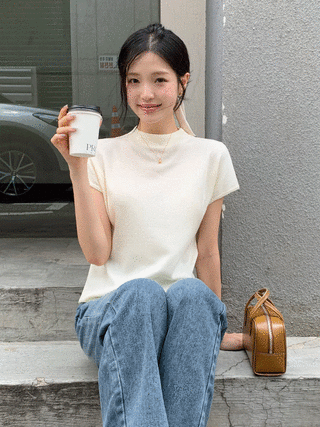 (군살&팔뚝살걱정NO/레이어드템/만능코디) 모던트 루즈핏 하프넥 가오리 반팔 니트