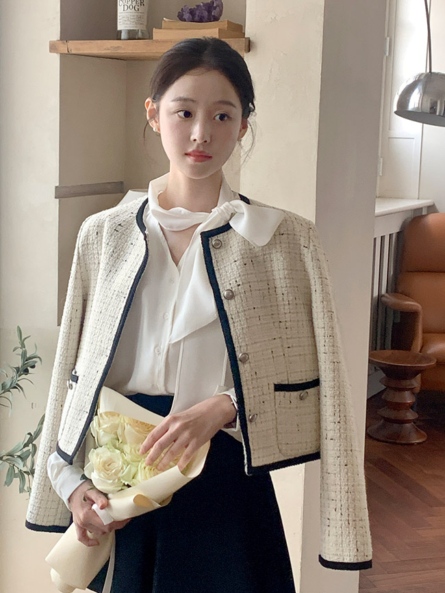 最終値下げ中新品tresorbylana ボタンラインツイードジャケットNavy