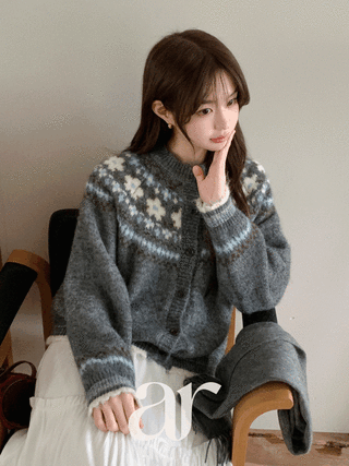 [1000장 돌파✨] [울함유] (빈티지컬러조합/도톰/겨울감성가득♥) 올튼 플라워 코위찬 패턴 니트 가디건