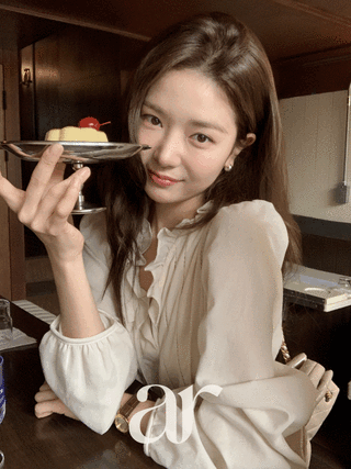 (여친룩확정♥/핀터레스트감성) 로즈엔 리본 스트랩 프릴 레이스 긴팔 블라우스