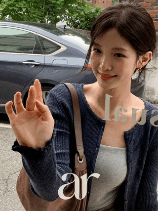 (출근룩/슬림보정) 엘디아 물결 트리밍 라운드넥 슬림 골지 가디건