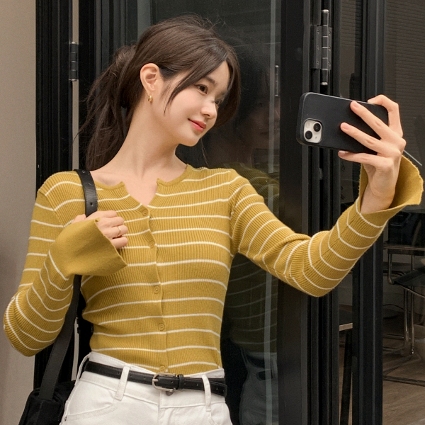 (-3kg핏/데일리캐주얼) 아벨린 라운드넥 골지 스트라이프 슬림핏 버튼 가디건