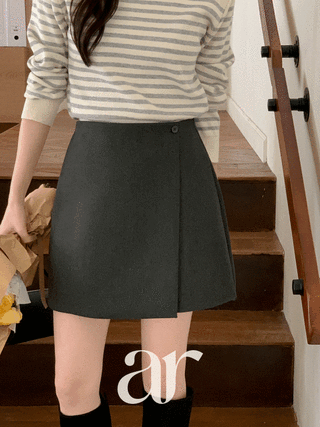 [1000장 돌파✨] (진짜예쁜사람이입는옷♥/하체자신감UP) 데니안 심플 베이직 버튼 랩 미니 스커트