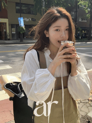 (청순무드/러블리핏/감성여리핏♥) 렌시 넥 스트랩 프릴 셔링 블라우스