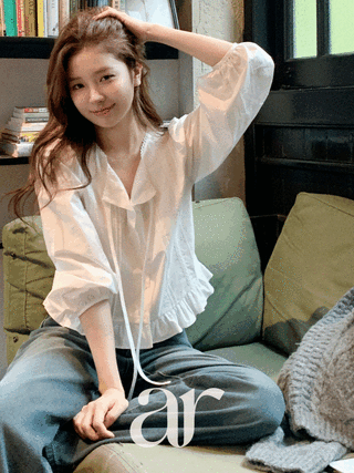 (활용만점/핀터레스트감성♥) 브리랜 자수 프릴 리본 스트랩 긴팔 블라우스