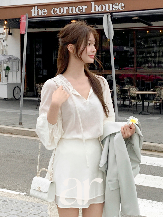 エルビノ ネックフリル ストラップ 長袖ブラウス