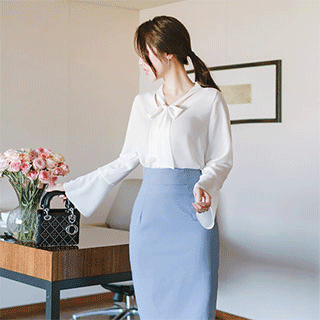 여리한 나팔소매의 리본타이넥 쉬폰 블라우스 blouse