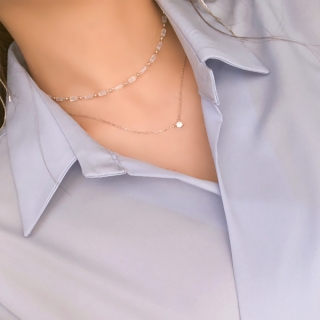 미니멀한 비즈 장식의 실버 초커 목걸이 necklace