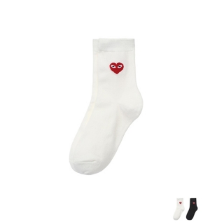 꼼* 하트 마크로 귀엽게 완성된 중목 양말 socks
