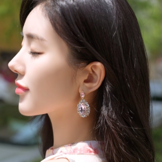 드롭 형태의 볼드한 컬러 큐빅 물방울 이어링 earring