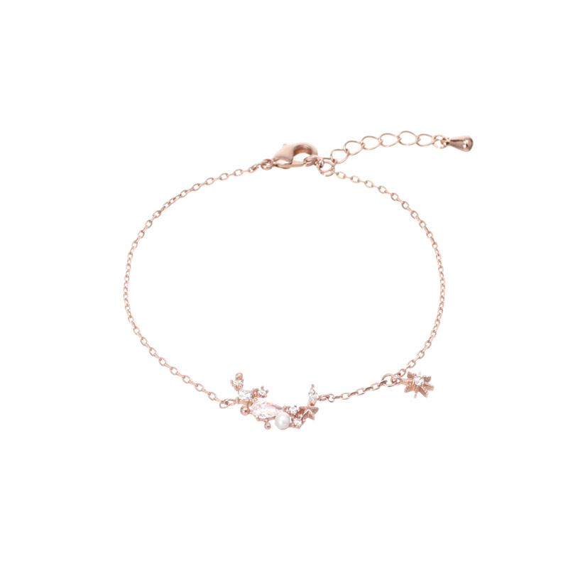 은은하게 반짝이는 진주큐빅 포인트의 달 쉐입 브레이슬릿 bracelet