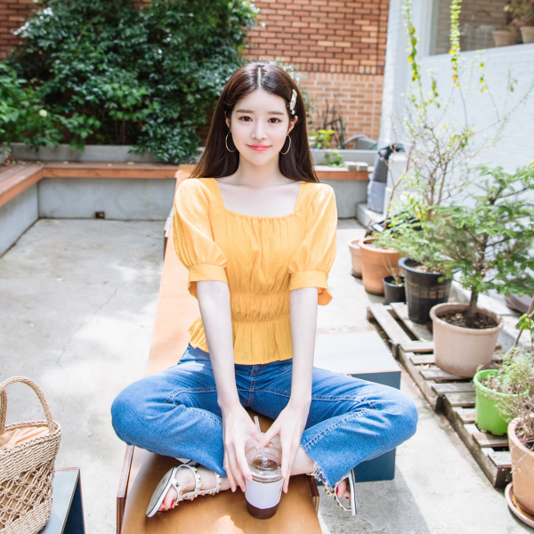 bs4341 상큼달콤한 귤같은 과즙미를 듬뿍 담은 스퀘어넥 셔링 스모크밴딩 블라우스 blouse