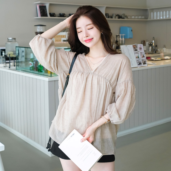 bs4510 44-66사이즈 모두 착용 가능한 브이넥 펀칭디테일 포인트 블라우스 blouse