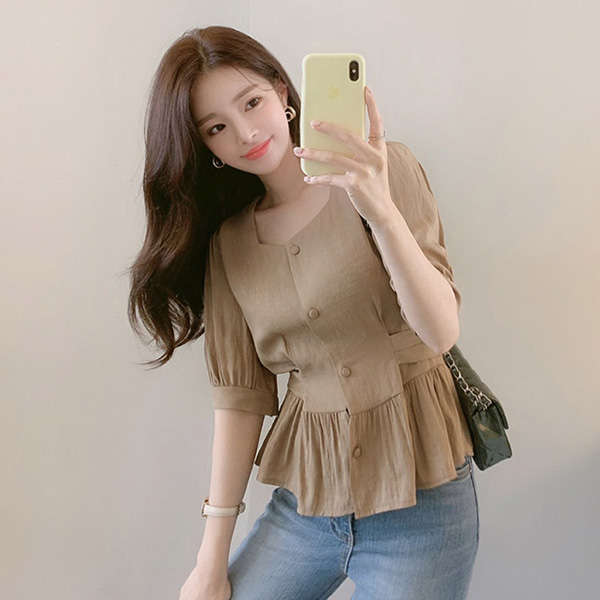 bs4513 스퀘어넥 디자인의 백라인 리본 포인트 밑단프릴 블라우스 blouse