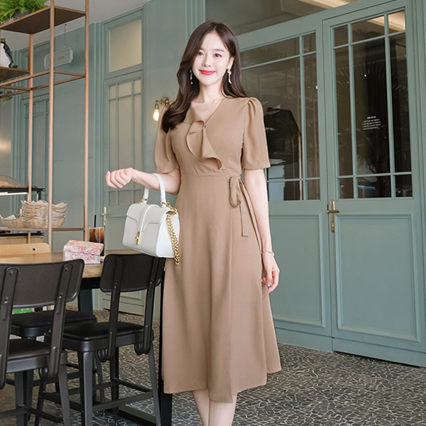 op7546 페미닌한 디자인의 롱 언발 프릴 랩 원피스 dress