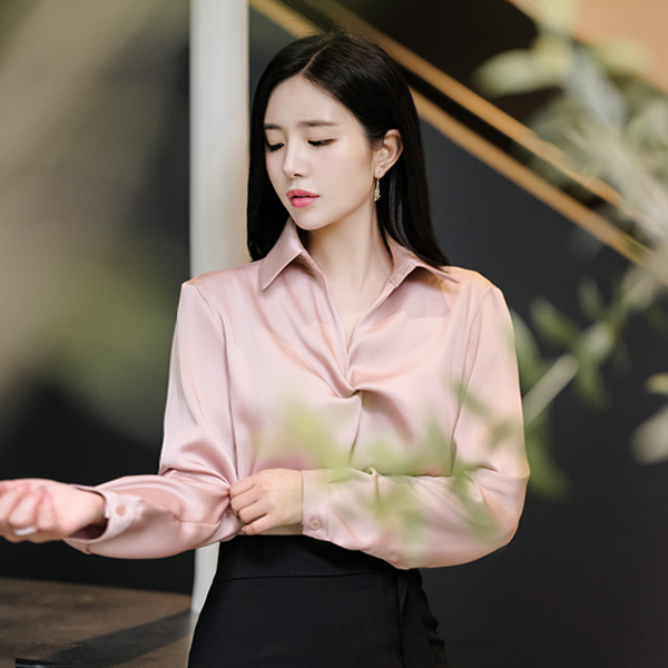 bs4549 은은한 광택이 세련되며 멋스러운 꼬임포인트의 7부소매 시크블라우스 blouse