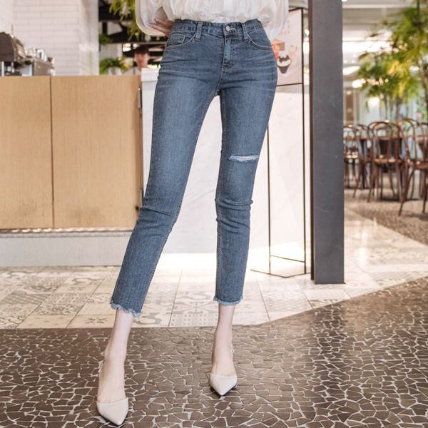 ps1867 감각적인 커팅포인트와 밑단수술 디테일의 데일리 중청 9부 데님진 pants