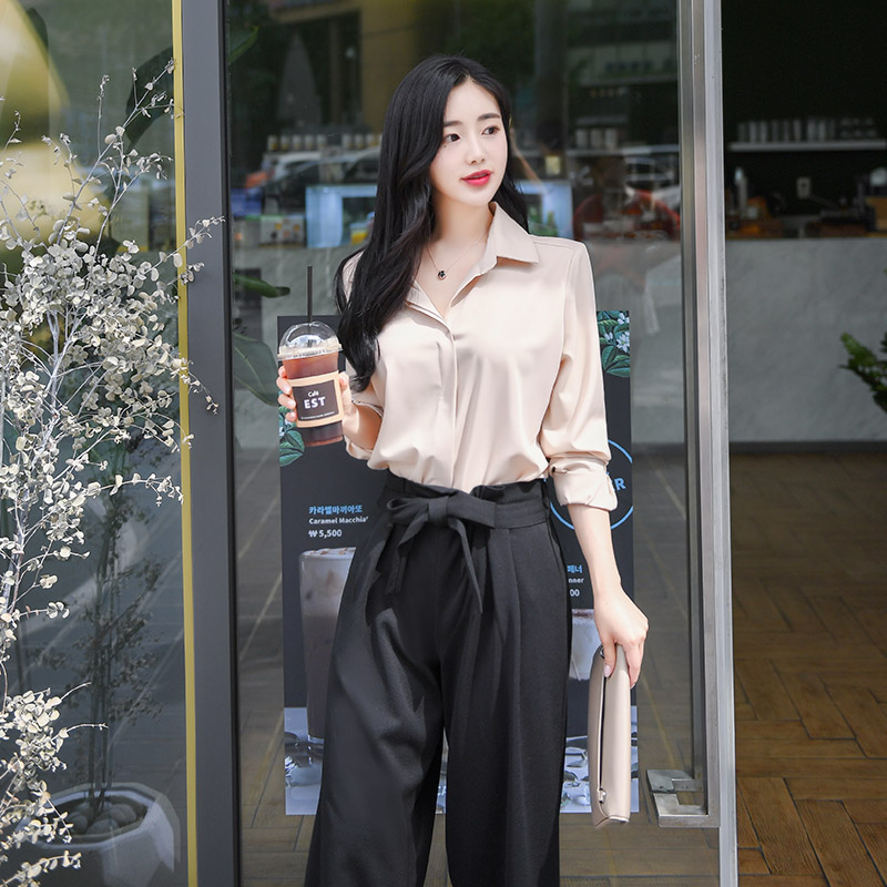 소프트 패브릭 브이넥 여름 블라우스 