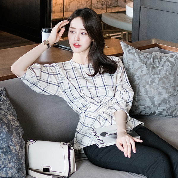 bs4608 꼬임 백 리본 스트랩 페플럼 디자인의 퍼프 블라우스 blouse