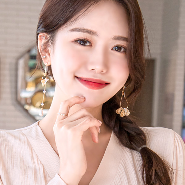 ac4133 마치 골드 펄을 섞은 듯 고급스러운 언발 롱 드롭 이어링 earring