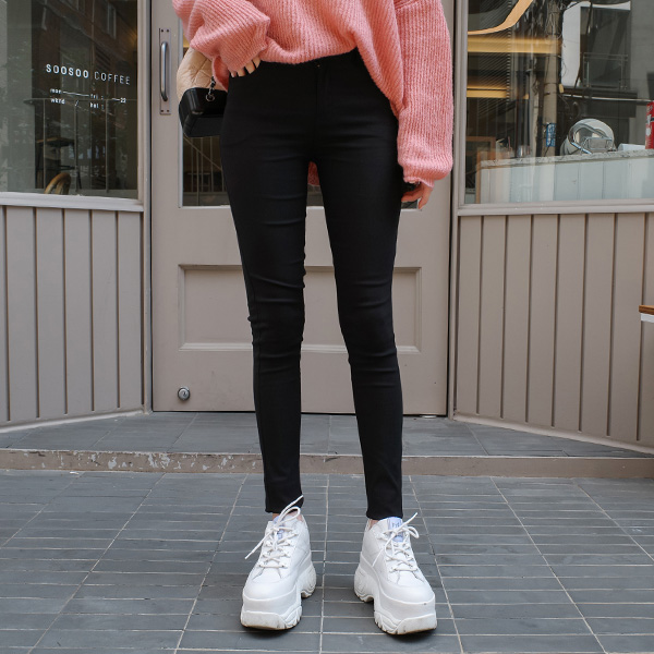 ps1902 편안함 가득한 슬림라인 메이드 블랙 레깅스 팬츠 pants