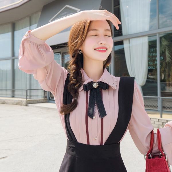 bs4656 로맨틱한 무드의 배색 핀턱장식 큐빅브로치 세트 블라우스 blouse
