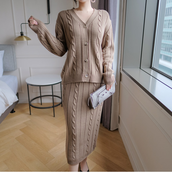 op7783 포근한 꽈베기 니트 패브릭의 사이드 트임 H라인 스커트와 가디건 세트 dress